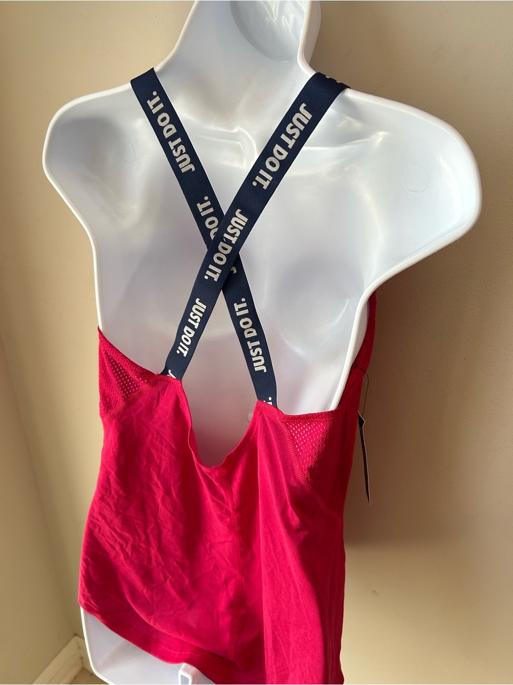 BNWT Nike Dri-FIT Hot Pink JDI Strap Workout tank Size M - Picture 4 of 8